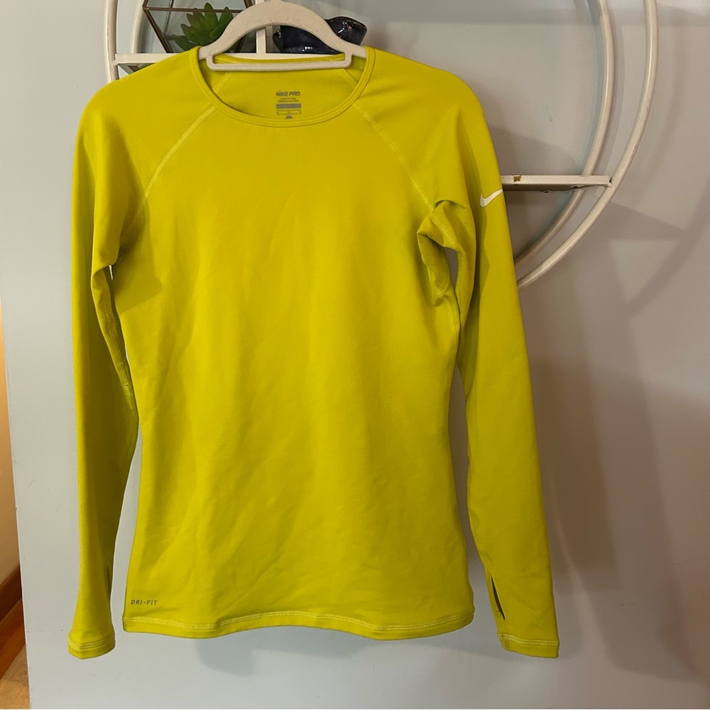 Nike Pro Women’s Medium M Yellow Highlighter Long Sleeve Dri Fit Therma Fit